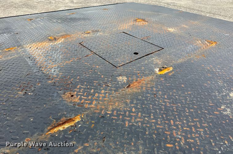 image for item EH6756 2019 Chevrolet Silverado 6500HD flatbed truck