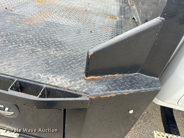 image for item EH6756 2019 Chevrolet Silverado 6500HD flatbed truck