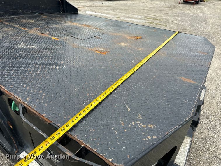 image for item EH6756 2019 Chevrolet Silverado 6500HD flatbed truck