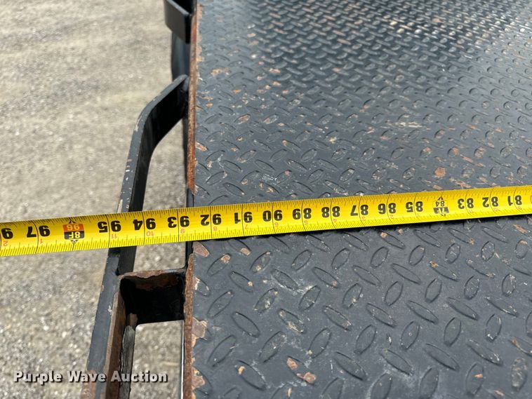 image for item EH6756 2019 Chevrolet Silverado 6500HD flatbed truck