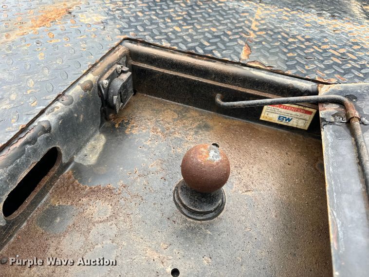 image for item EH6756 2019 Chevrolet Silverado 6500HD flatbed truck