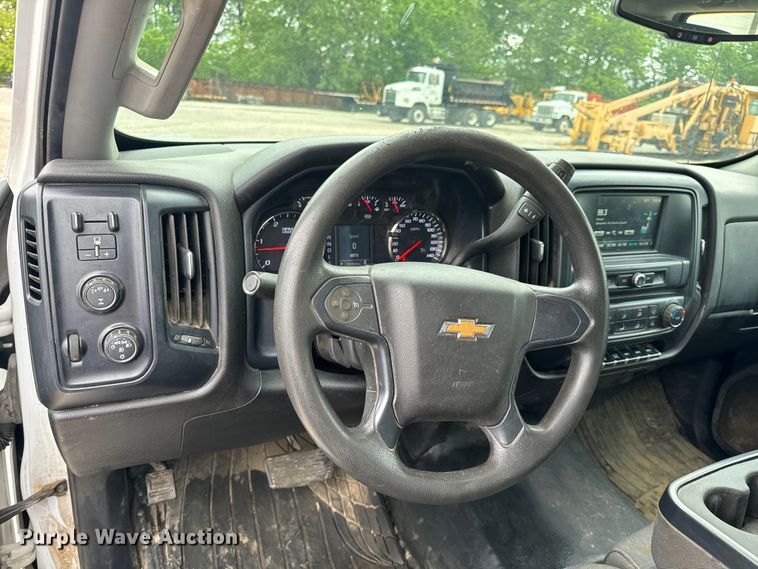 image for item EH6756 2019 Chevrolet Silverado 6500HD flatbed truck