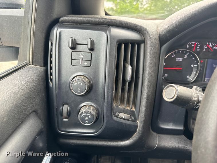 image for item EH6756 2019 Chevrolet Silverado 6500HD flatbed truck