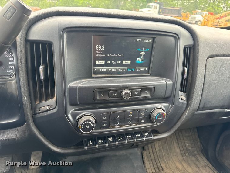 image for item EH6756 2019 Chevrolet Silverado 6500HD flatbed truck