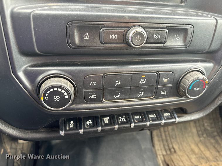 image for item EH6756 2019 Chevrolet Silverado 6500HD flatbed truck