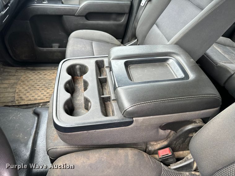 image for item EH6756 2019 Chevrolet Silverado 6500HD flatbed truck