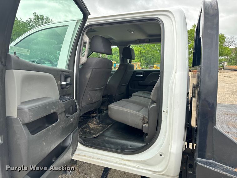 image for item EH6756 2019 Chevrolet Silverado 6500HD flatbed truck