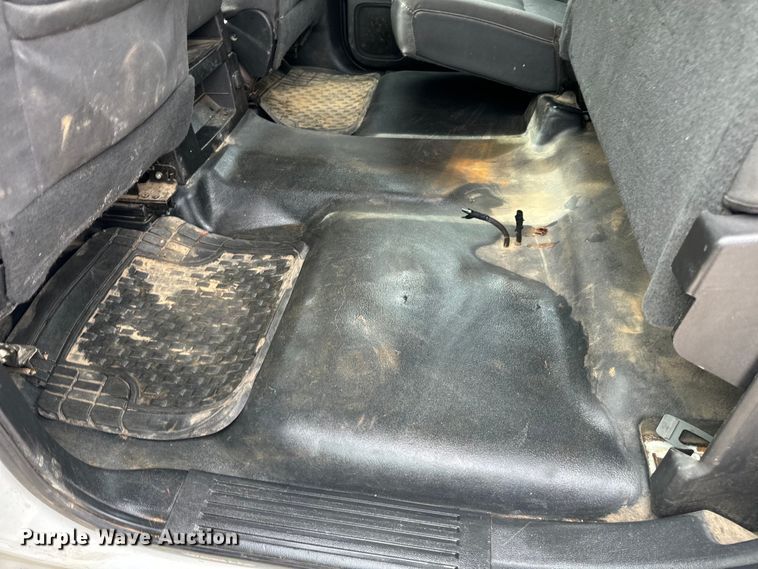 image for item EH6756 2019 Chevrolet Silverado 6500HD flatbed truck