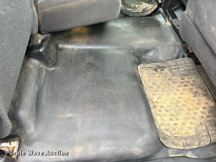 image for item EH6756 2019 Chevrolet Silverado 6500HD flatbed truck