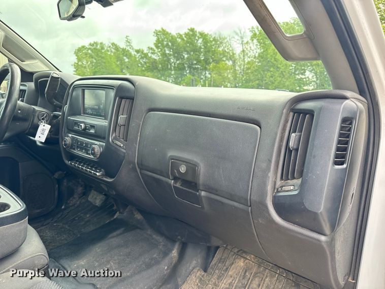 image for item EH6756 2019 Chevrolet Silverado 6500HD flatbed truck