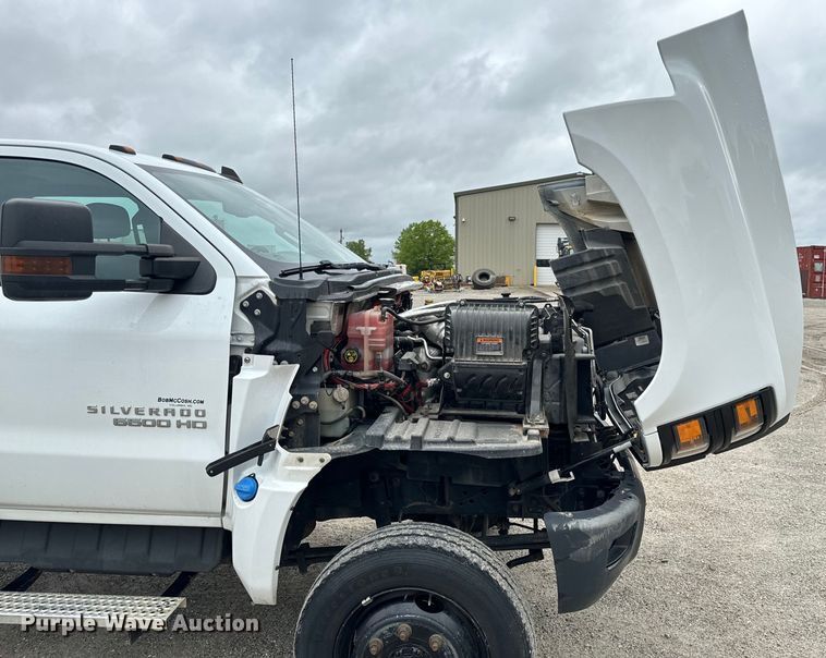 image for item EH6756 2019 Chevrolet Silverado 6500HD flatbed truck