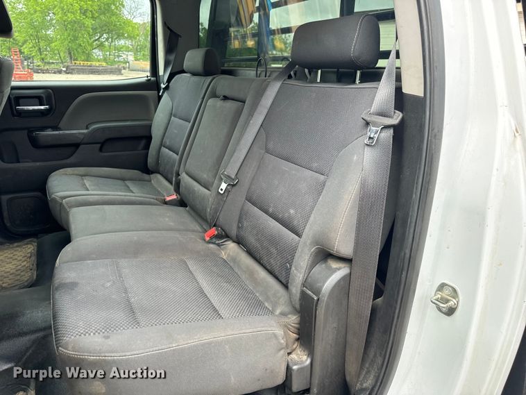 image for item EH6756 2019 Chevrolet Silverado 6500HD flatbed truck