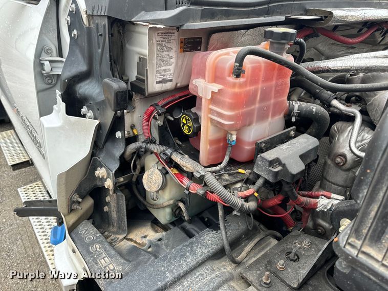 image for item EH6756 2019 Chevrolet Silverado 6500HD flatbed truck