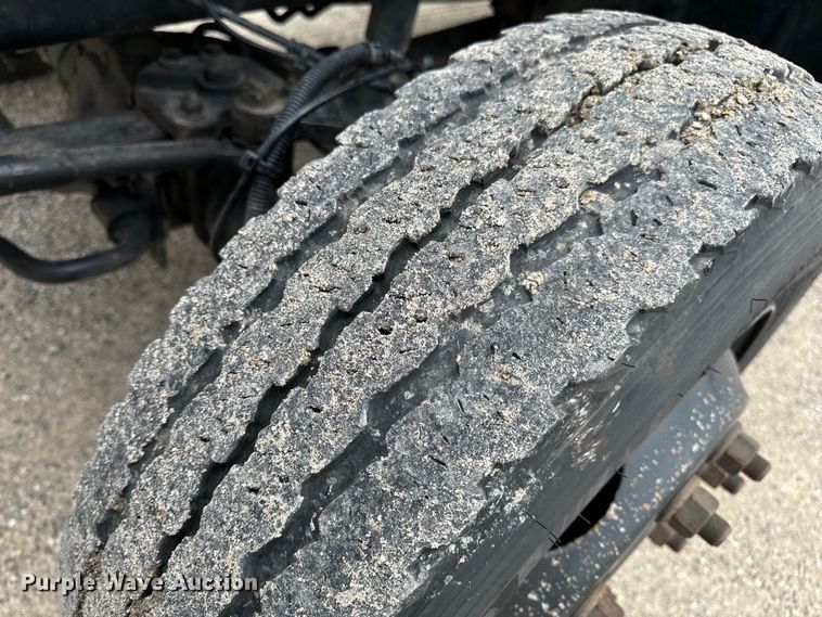 image for item EH6756 2019 Chevrolet Silverado 6500HD flatbed truck