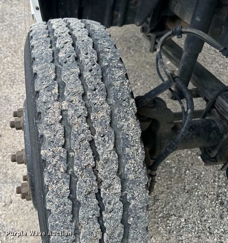 image for item EH6756 2019 Chevrolet Silverado 6500HD flatbed truck