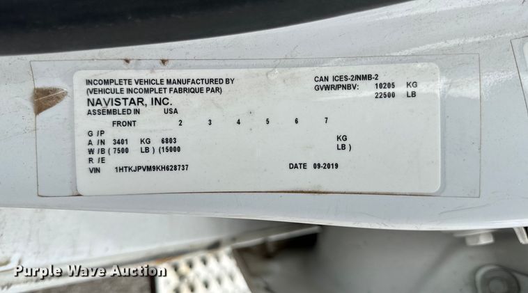 image for item EH6756 2019 Chevrolet Silverado 6500HD flatbed truck