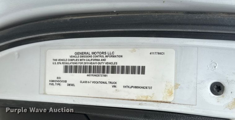 image for item EH6756 2019 Chevrolet Silverado 6500HD flatbed truck