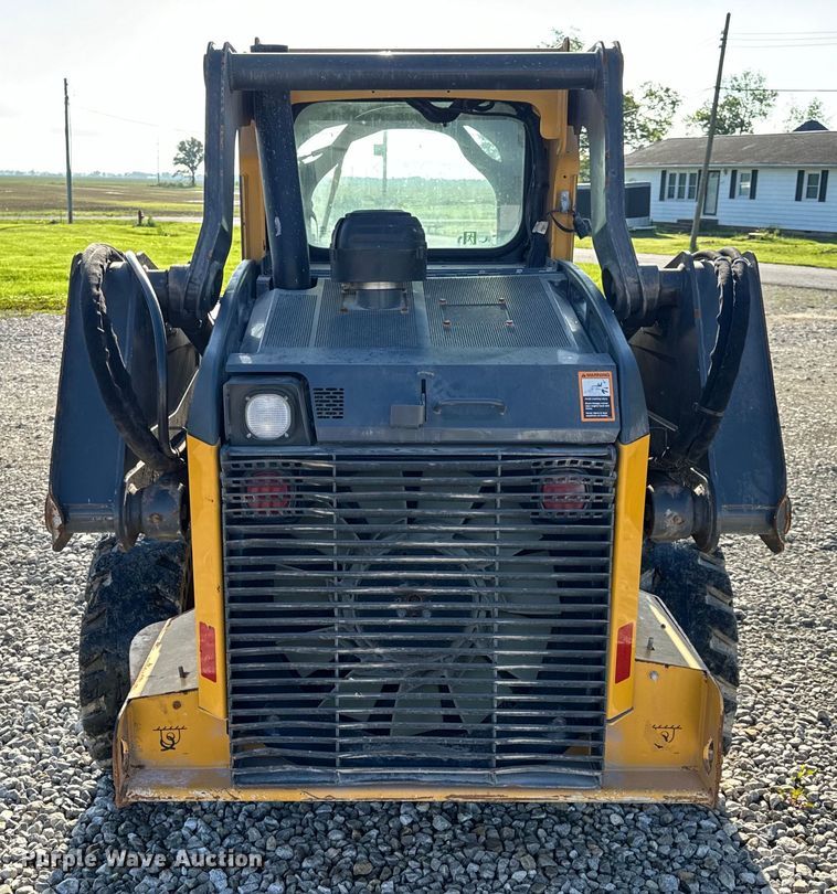 image for item EH6760 2015 John Deere 320E skid steer loader