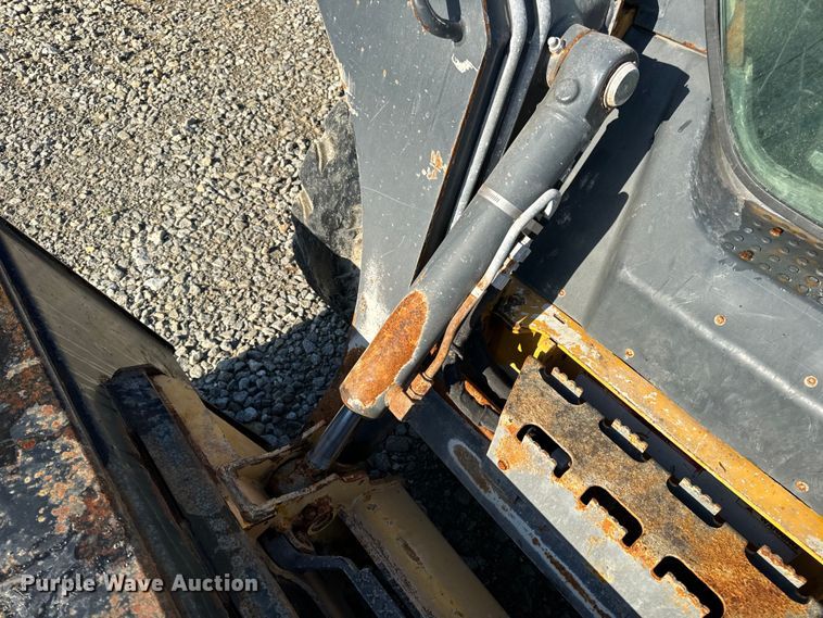 image for item EH6760 2015 John Deere 320E skid steer loader