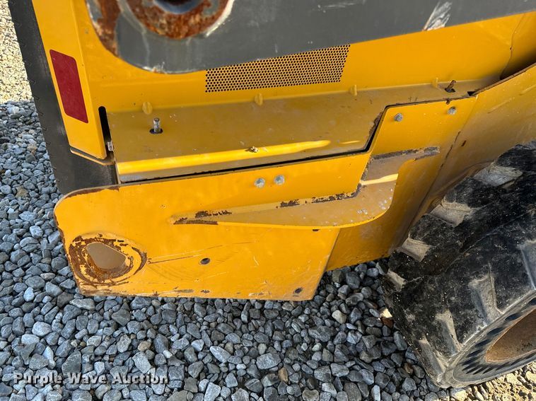 image for item EH6760 2015 John Deere 320E skid steer loader