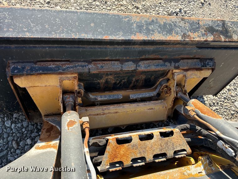 image for item EH6760 2015 John Deere 320E skid steer loader