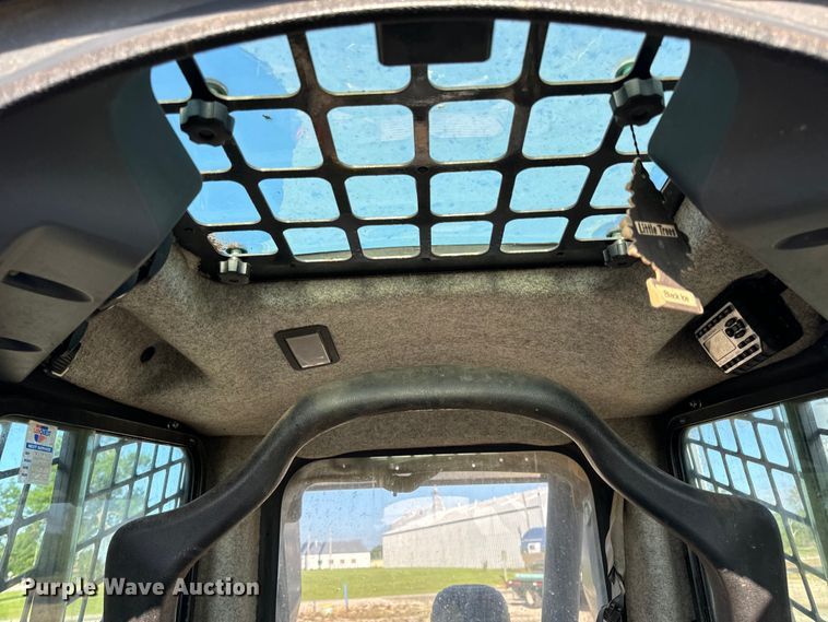 image for item EH6760 2015 John Deere 320E skid steer loader