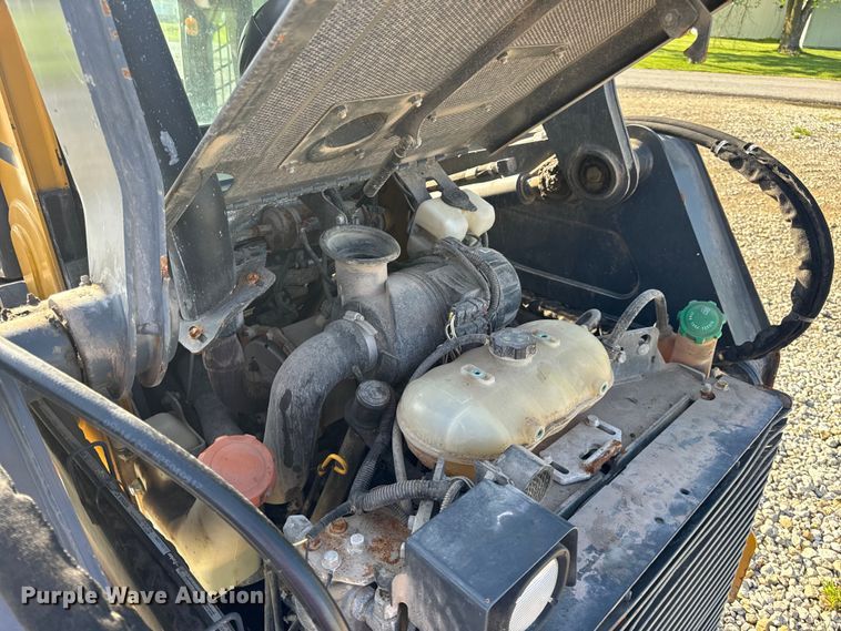 image for item EH6760 2015 John Deere 320E skid steer loader