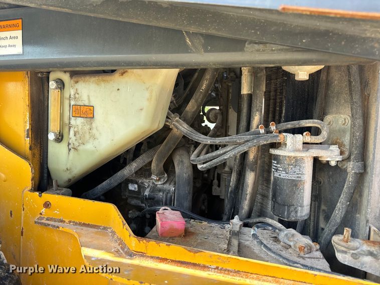 image for item EH6760 2015 John Deere 320E skid steer loader