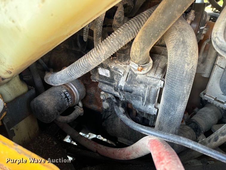 image for item EH6760 2015 John Deere 320E skid steer loader