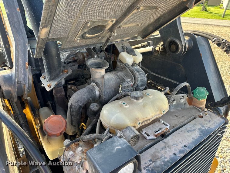 image for item EH6760 2015 John Deere 320E skid steer loader