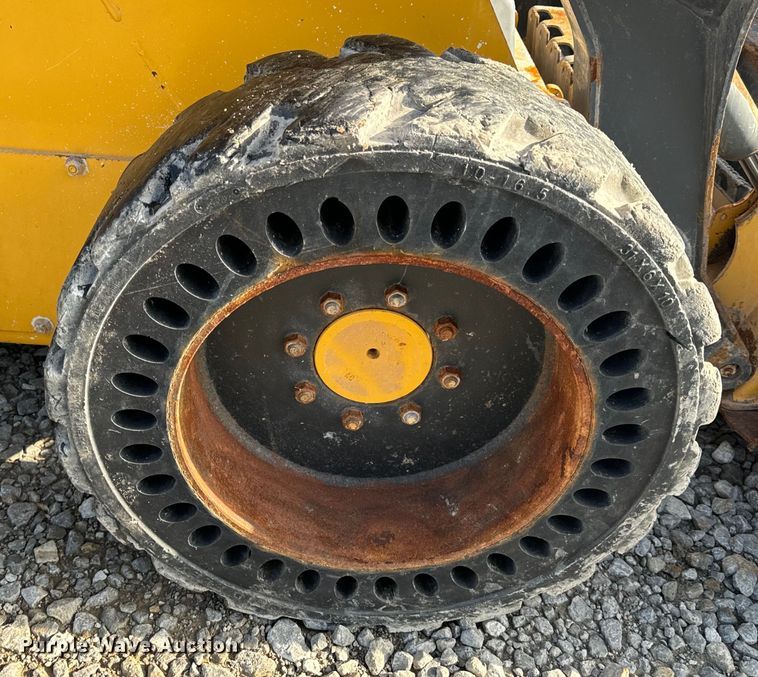 image for item EH6760 2015 John Deere 320E skid steer loader