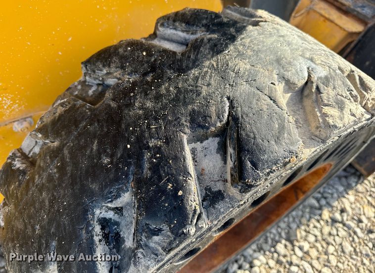 image for item EH6760 2015 John Deere 320E skid steer loader