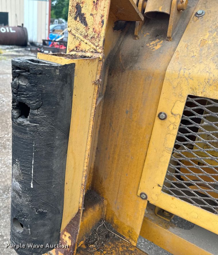 image for item EH6779 1989 Athey 7-12D windrower