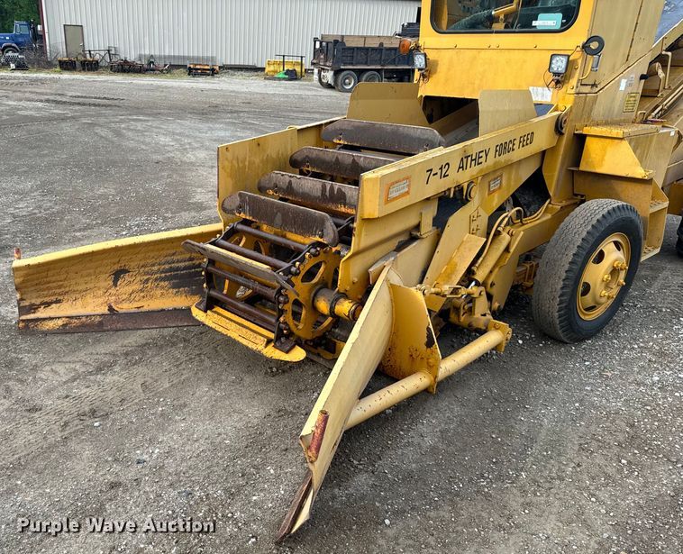 image for item EH6779 1989 Athey 7-12D windrower