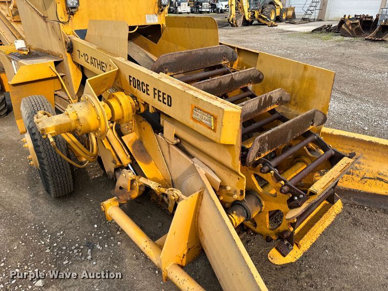 image for item EH6779 1989 Athey 7-12D windrower