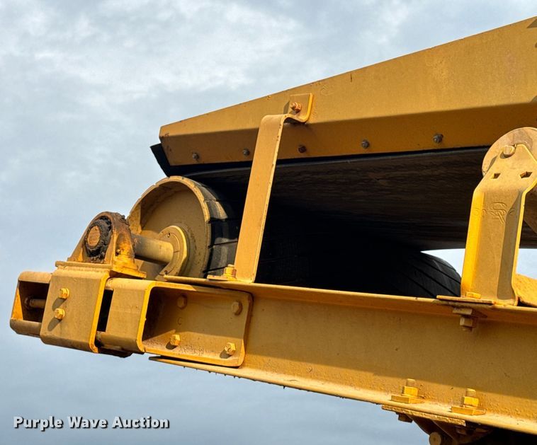 image for item EH6779 1989 Athey 7-12D windrower