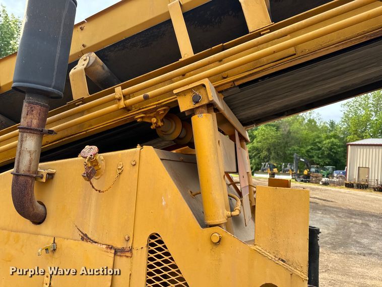 image for item EH6779 1989 Athey 7-12D windrower