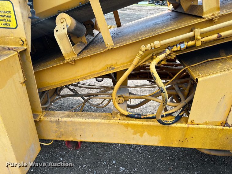 image for item EH6779 1989 Athey 7-12D windrower