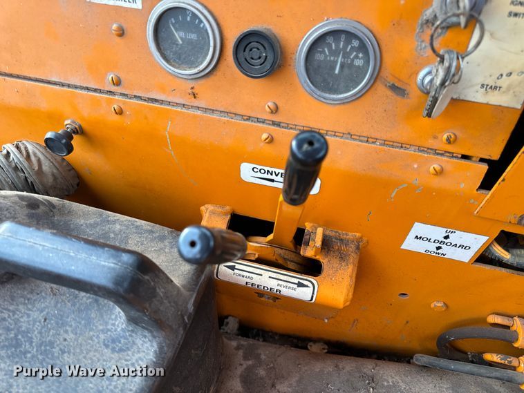 image for item EH6779 1989 Athey 7-12D windrower