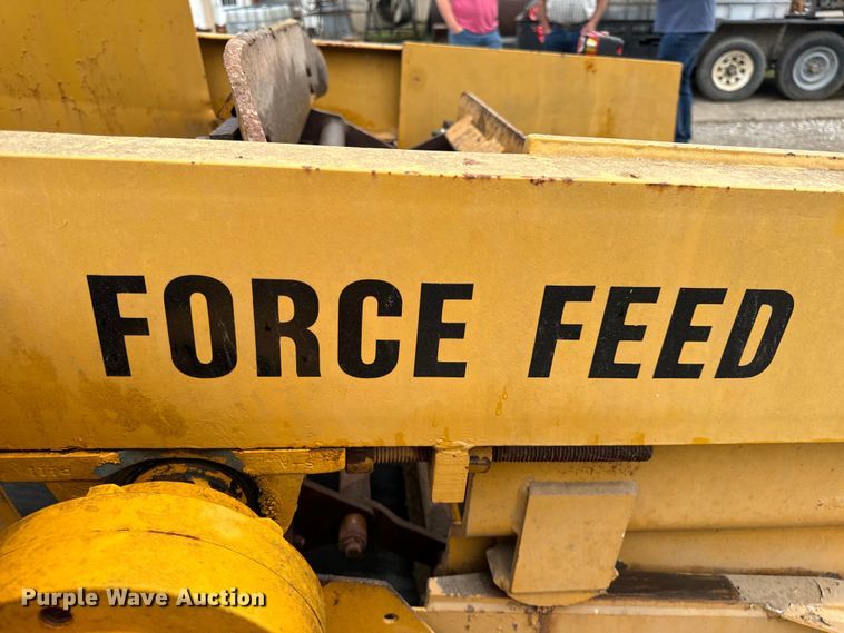 image for item EH6779 1989 Athey 7-12D windrower