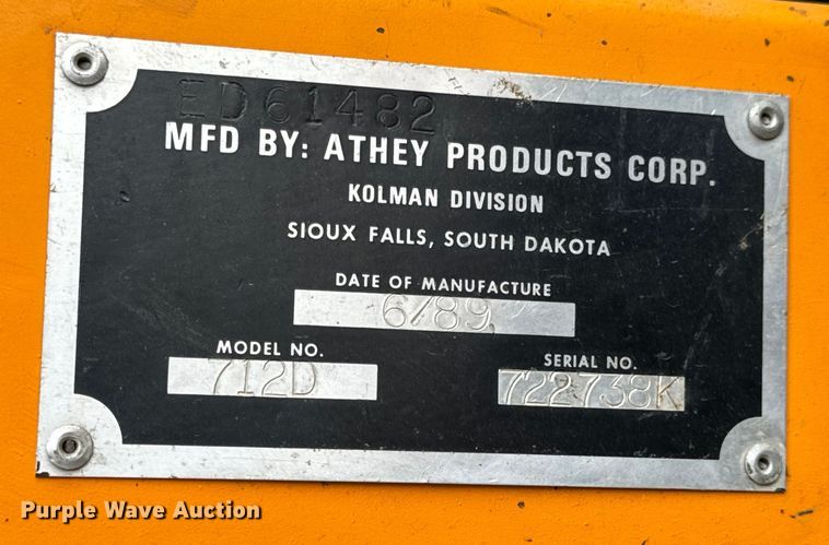 image for item EH6779 1989 Athey 7-12D windrower