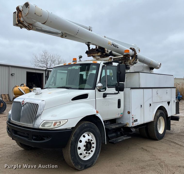 image for item EI0605 2011 International DuraStar 4300 bucket truck
