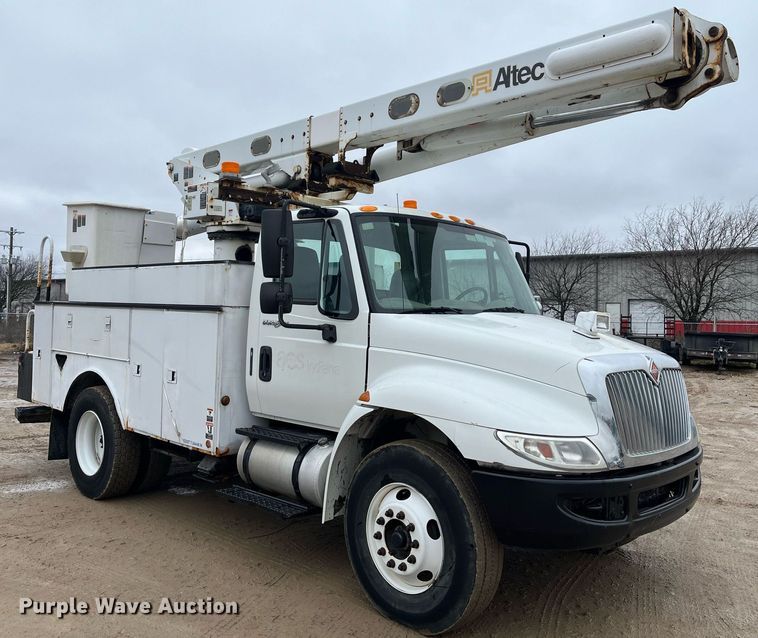image for item EI0605 2011 International DuraStar 4300 bucket truck