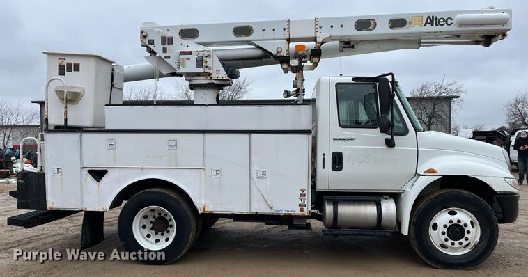 image for item EI0605 2011 International DuraStar 4300 bucket truck