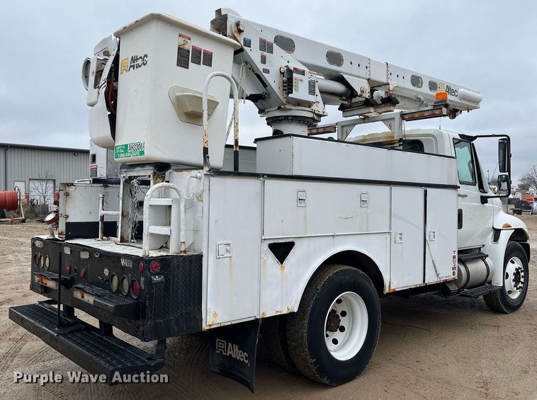 image for item EI0605 2011 International DuraStar 4300 bucket truck