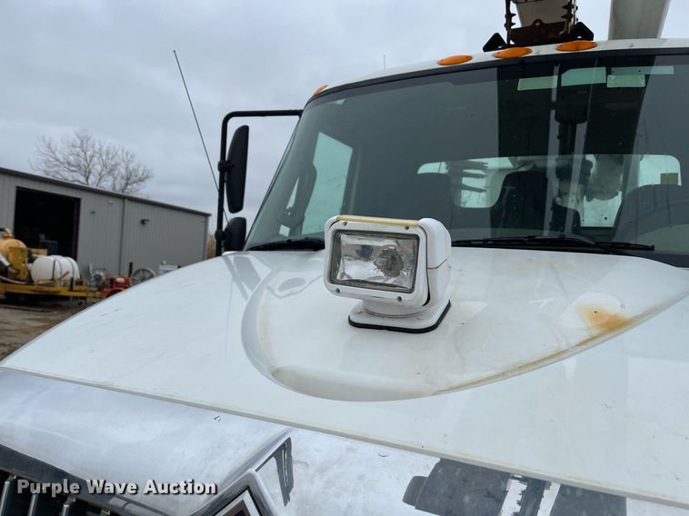 image for item EI0605 2011 International DuraStar 4300 bucket truck