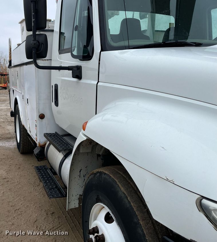 image for item EI0605 2011 International DuraStar 4300 bucket truck