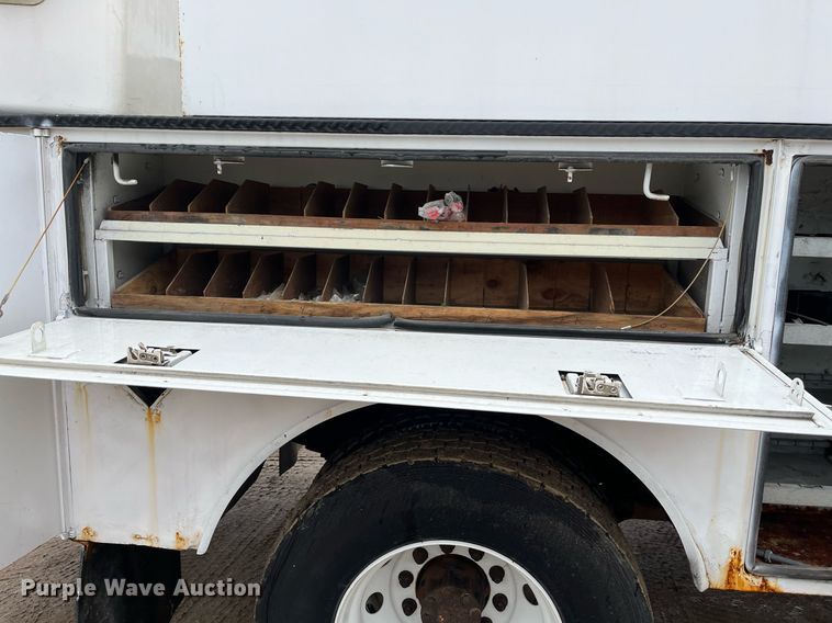 image for item EI0605 2011 International DuraStar 4300 bucket truck