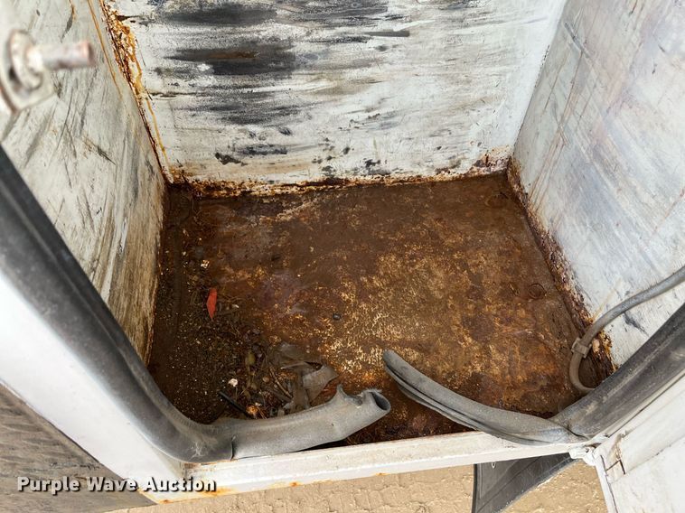 image for item EI0605 2011 International DuraStar 4300 bucket truck