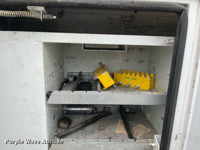 image for item EI0605 2011 International DuraStar 4300 bucket truck